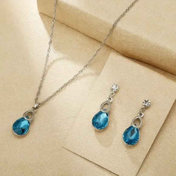 Sea Blue Teardrop Shape Crystal Earrings & Pendant Necklace Set Silver Plated - Picture 2 of 3